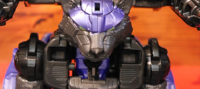 The Transformers: Age of The Primes Razorclaw is a pretty solid figure overall with small quibbles